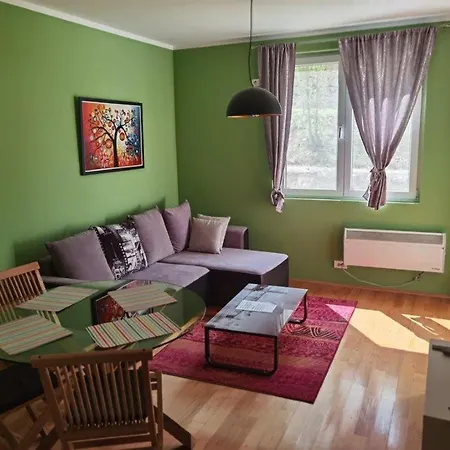 Foka & - 600m From Gondola Lift