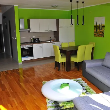 Foka & - 600m From Gondola Lift