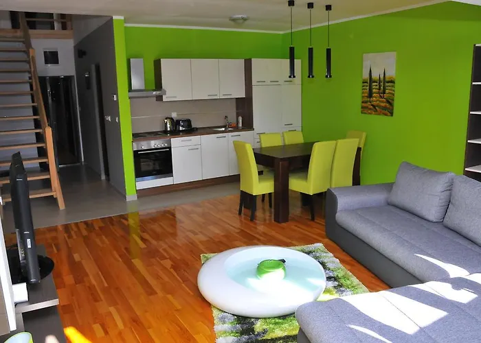 Foka & - 600m From Gondola Lift