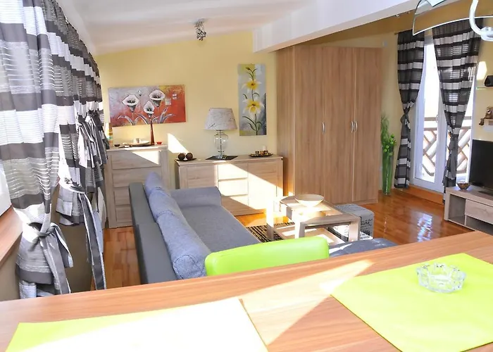 Foka & - 600m From Gondola Lift